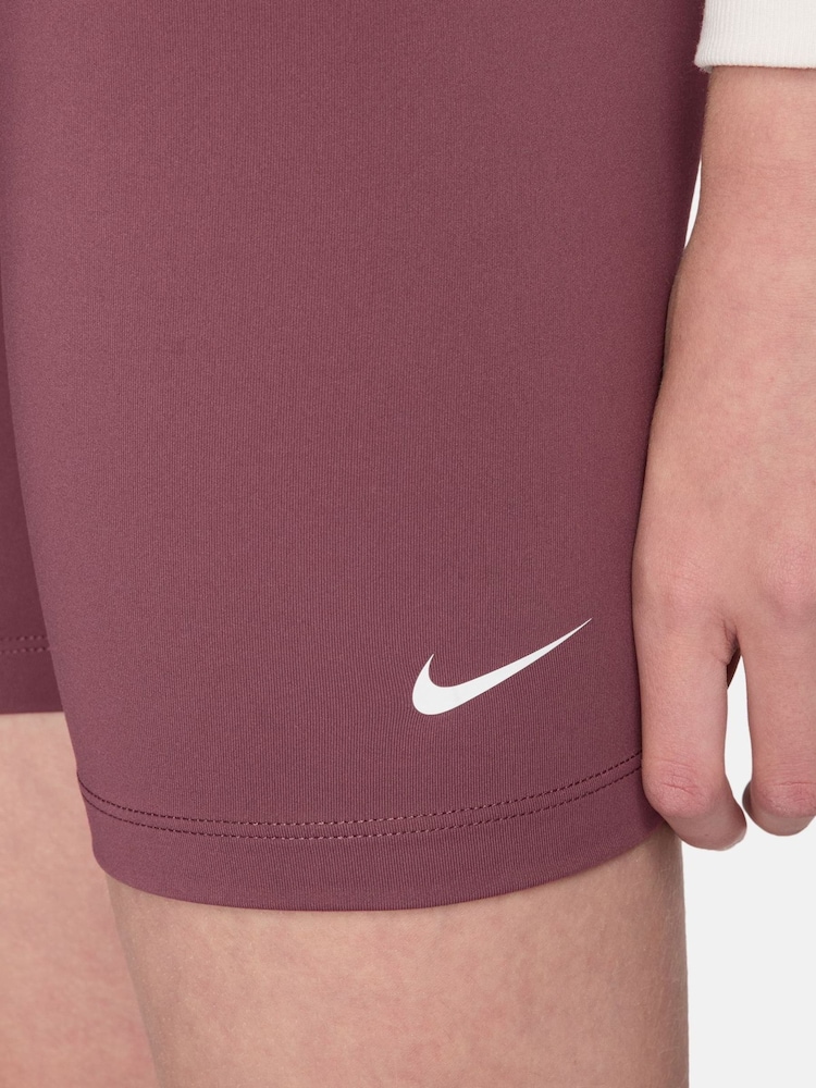 Nike Pink Smoke Dri-FIT One 5 Inch Bike Shorts - Image 4 of 4 Nike Pink Smoke Dri-FIT One 5 Inch Bike Shorts - Image 4 of 4