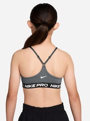グレー スモーク - Nike Pro Indy Sports Bra - 画像 2 / 3