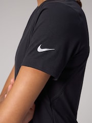 Svart - Nike Dri-FIT Tempo T-skjorte - Bilde 3 av 8