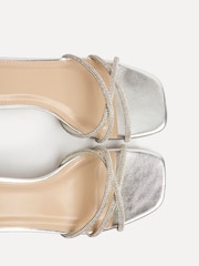 Linzi Amour Closed Back Diamante Front Strap Heeled Sandals - Afbeelding 5 van 5