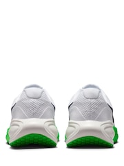 الأبيض والأخضر - حذاء رياضي للركض على الطريق Revolution 8 من Nike - صورة 4 من 8