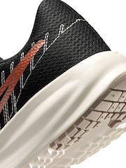 Preto/Ouro Rosa - Tênis de corrida Nike Run Defy para asfalto - Imagem 11 de 11
