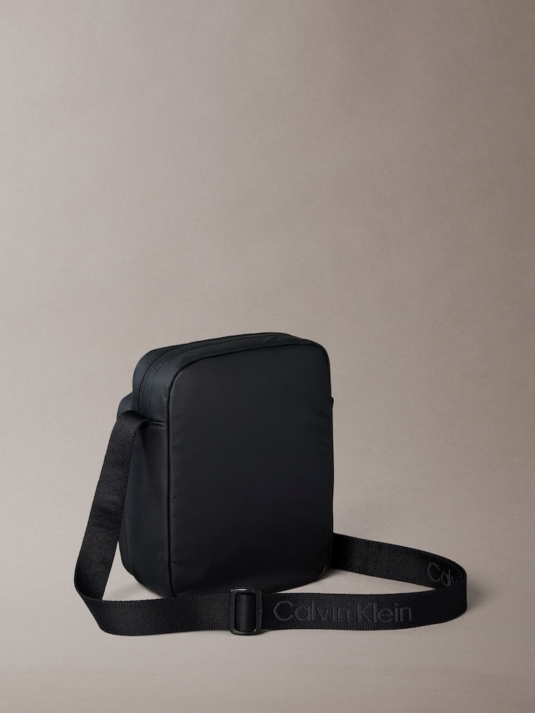 Calvin Klein Black Puffer Utility Reporter Bag - Image 2 of 5