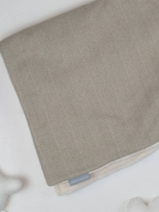 Lords and Labradors Natural Herringbone Tweed Pet Blanket - Image 2 of 4