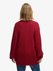 Suéter extragrande con cuello de pico y punto de ochos de Superdry - Imagen 2 de 5