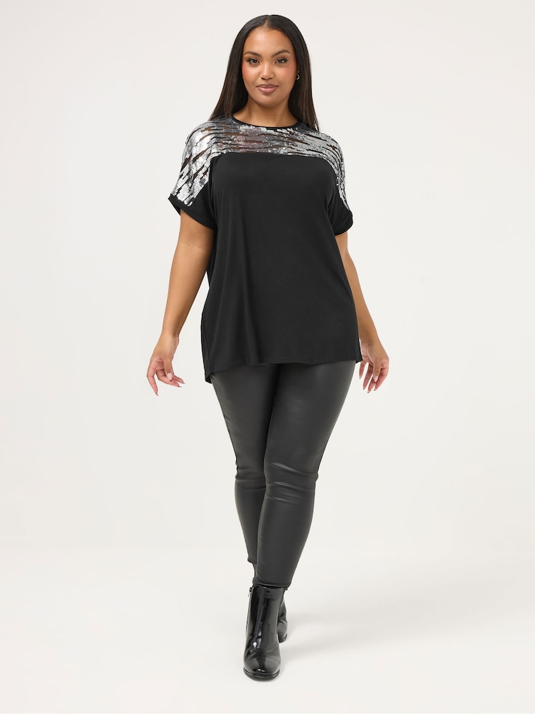 Yours Curve Black Colourblock Animal Top - Image 2 of 5 Yours Curve Black Colourblock Animal Top - Image 2 of 5