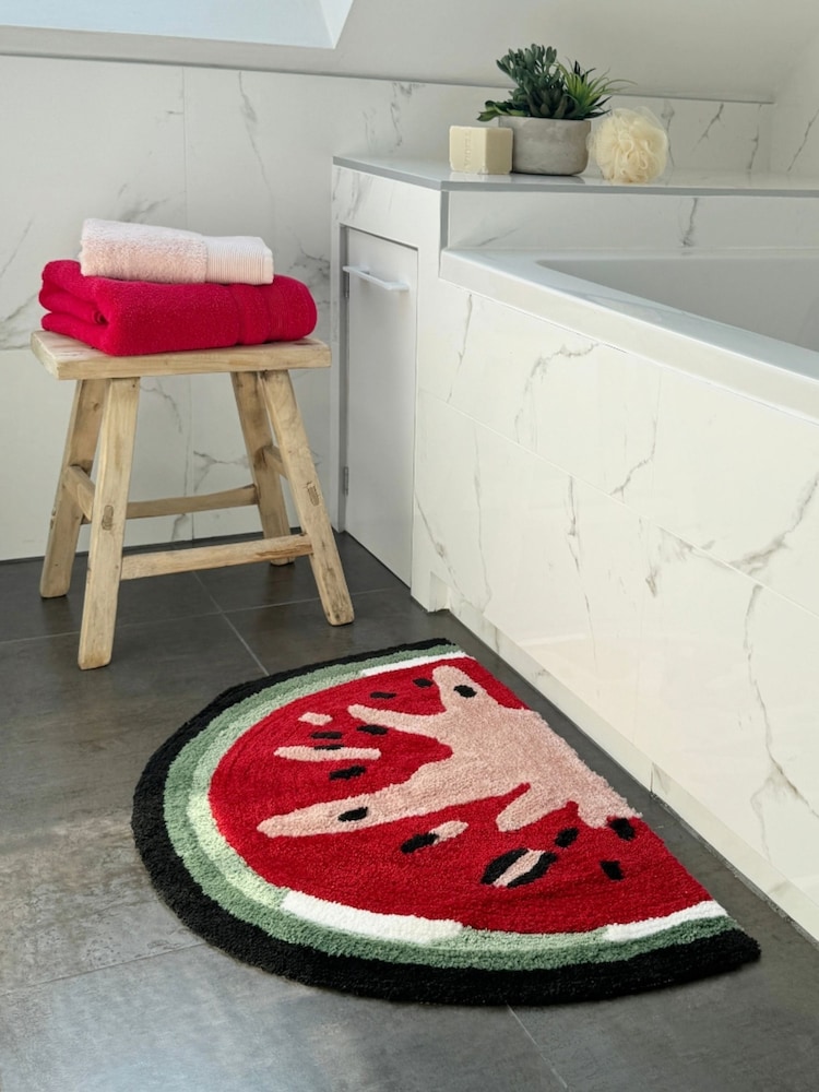 Mooky Mats Red Lemon Slice Semi Circle Bath Mat - Image 2 of 4