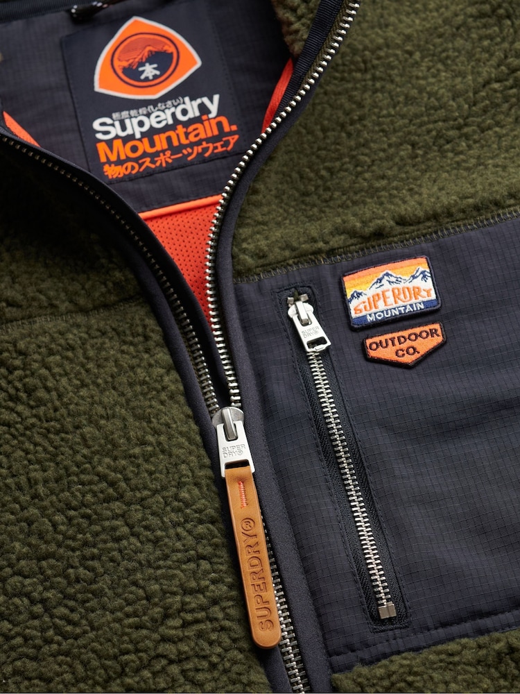 Superdry Green Vintage Retro Borg Fleece Jacket - Image 7 of 7 Superdry Green Vintage Retro Borg Fleece Jacket - Image 7 of 7