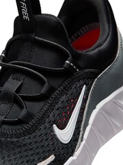 Nike Black Grey Red Junior Free Ride Trainers - Image 6 of 7