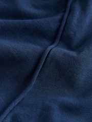 Azul marino - Lightweight Slub Raw Edge Neck T-Shirt - Imagen 3 de 3