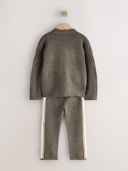 Brooklyn Castanho Chocolate - Conjunto de suéter de gola redonda e calça de moletom em tricô (3meses a7anos) - Imagem 3 de 6