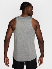 Pelēks - Nike Stride Dri-FIT ADV skriešanas veste - Attēls 2 no 8
