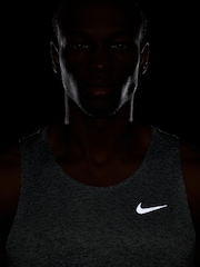 Pelēks - Nike Stride Dri-FIT ADV skriešanas veste - Attēls 7 no 8