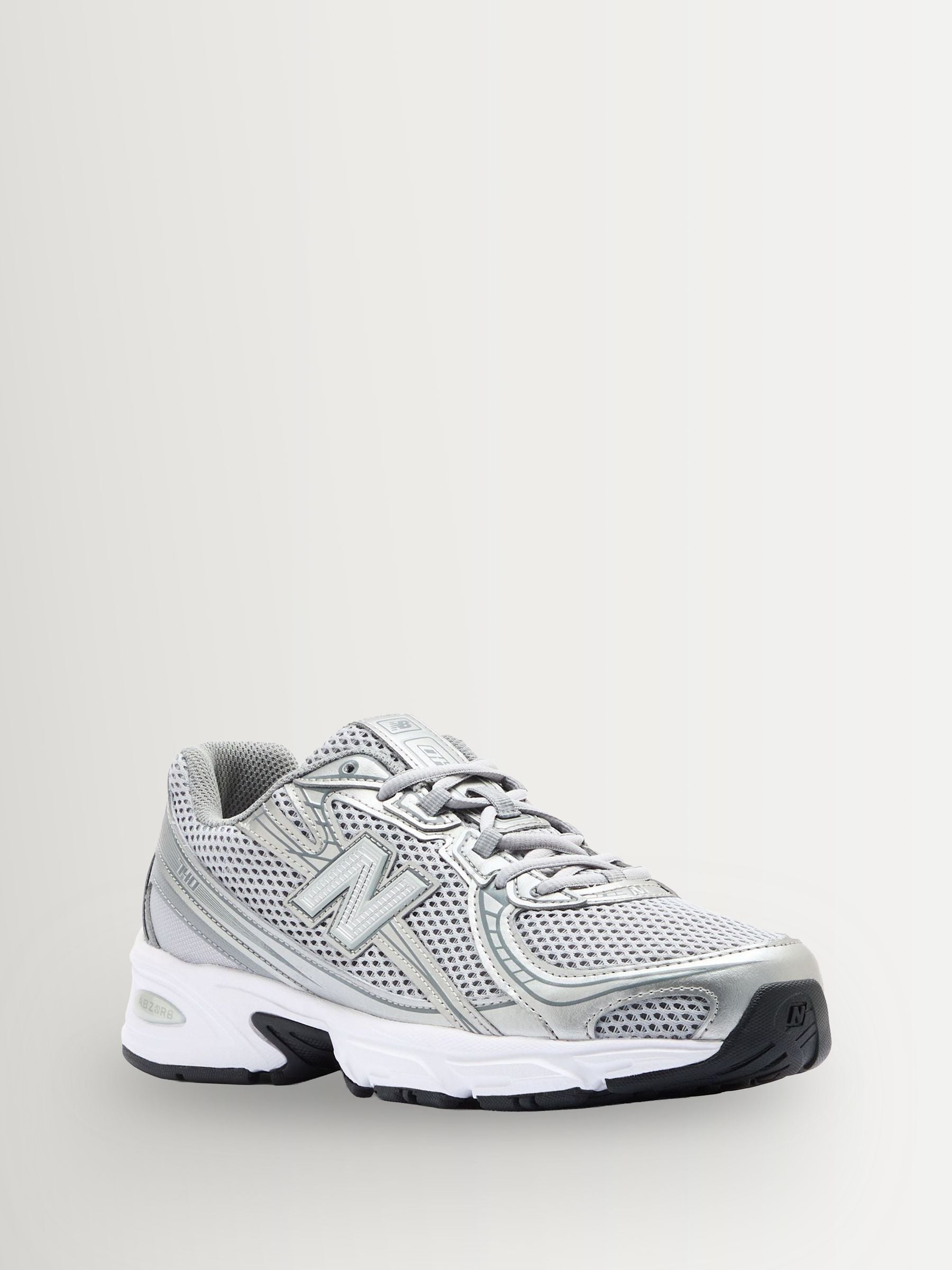 Next：日本 New Balance 740 スニーカー from Next Japan