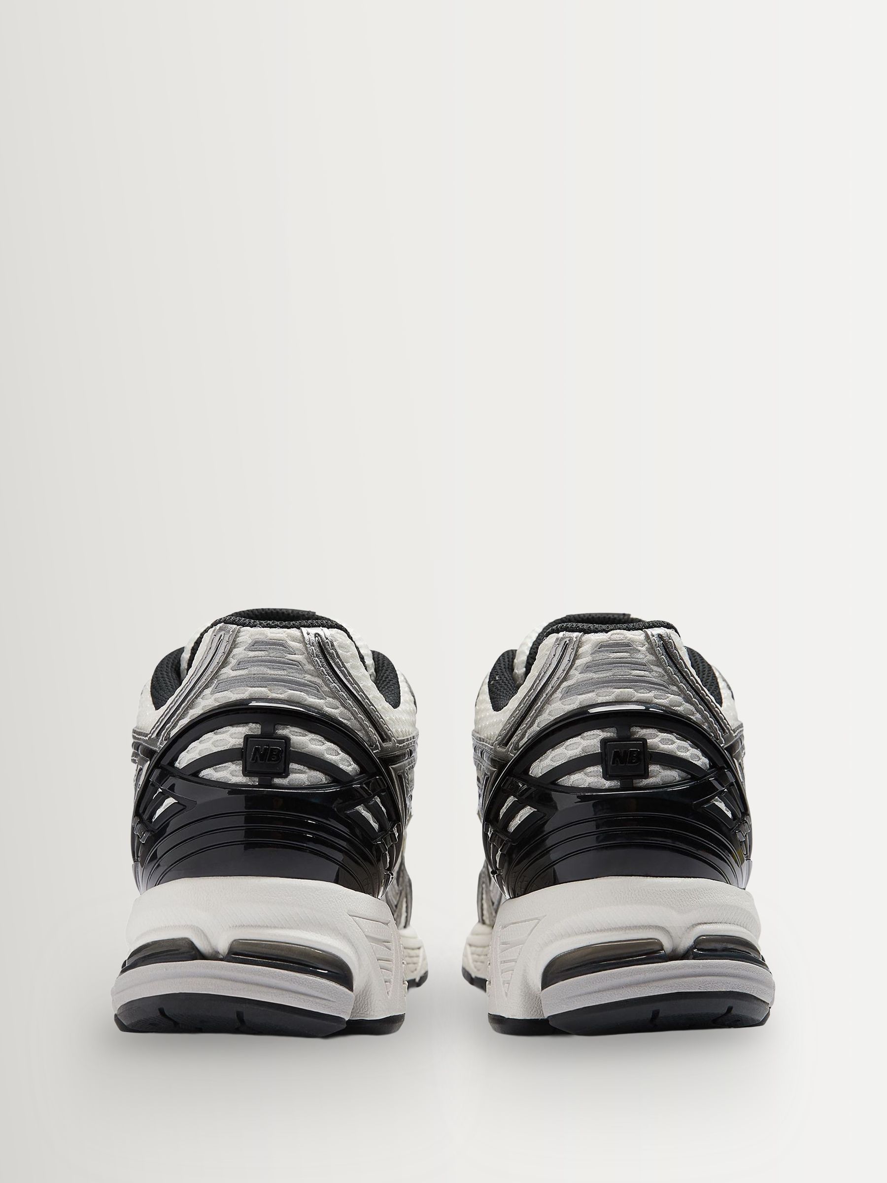 Next：日本 シルバー - New Balance 1906 スニーカー from Next Japan