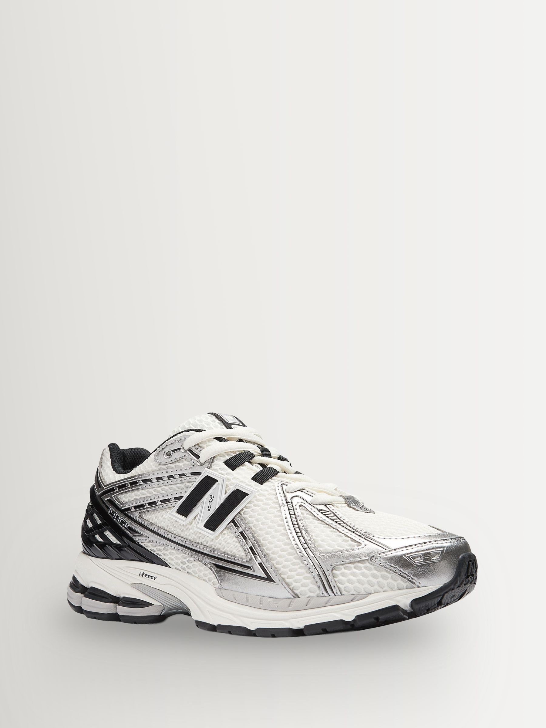 Comprar Prata - Tênis New Balance 1906 from Next Brazil