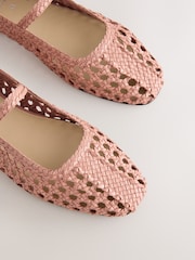 Coral rosa - Forever Comfort® Square Toe Woven Maryjanes Shoes - Imagen 9 de 10
