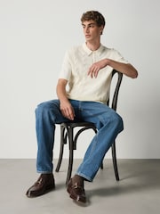 Lomená bílá - Short Sleeve Cable Knit Tipped Polo Shirt - Obrázek 2 z 7