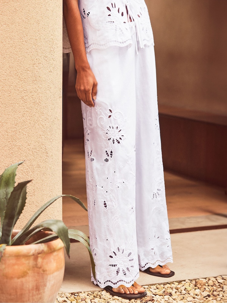 Ro&Zo White Petite Cutwork Broderie Trousers - Image 2 of 5