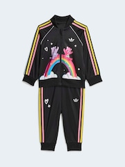 بدلة رياضية Superstar بتصميم Care Bears من adidas Originals - صورة 1 من 3