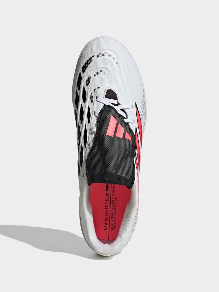 بوت كرة قدم للأرضيات العشبية ولسان قابل للطيّ Club تشكيلة Predator من adidas - صورة 2 من 11