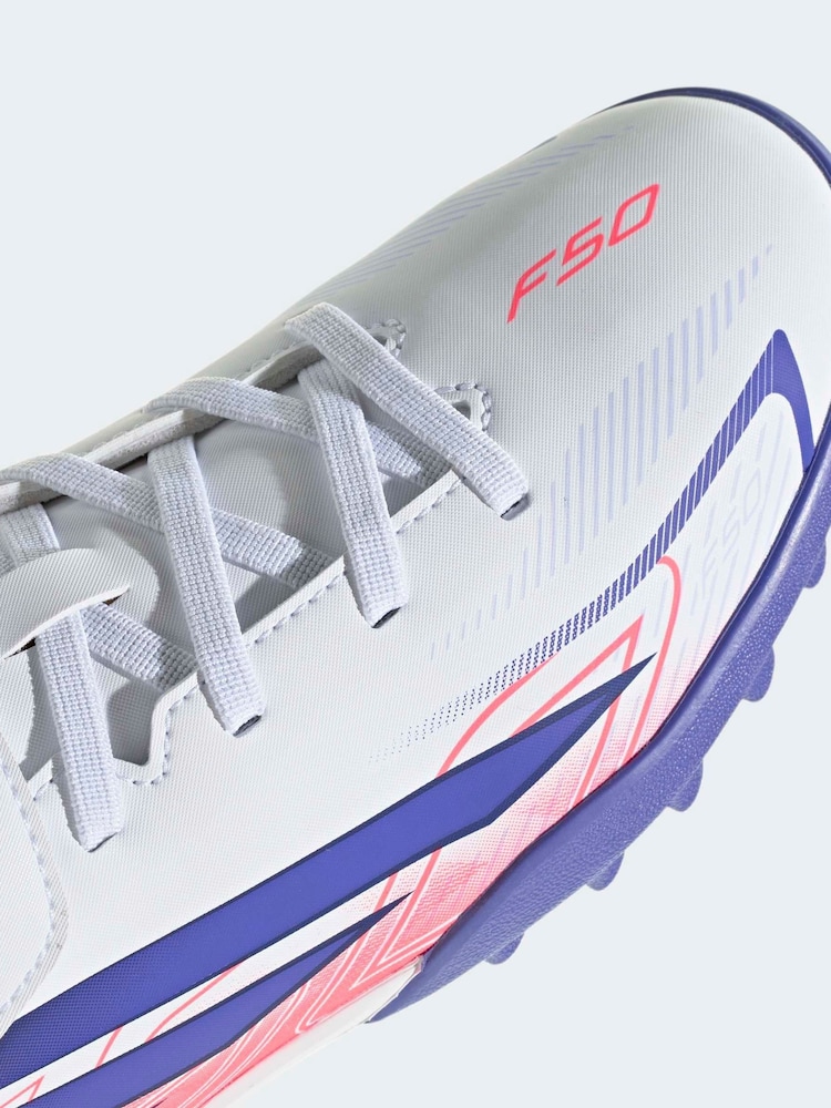 adidas נעלי כדורגל עם רצועות סקוץ' למגרשי דשא לילדים, דגם F50 Hyperfast Club - תמונה 2 מתוך 11 adidas נעלי כדורגל עם רצועות סקוץ' למגרשי דשא לילדים, דגם F50 Hyperfast Club - תמונה 2 מתוך 11