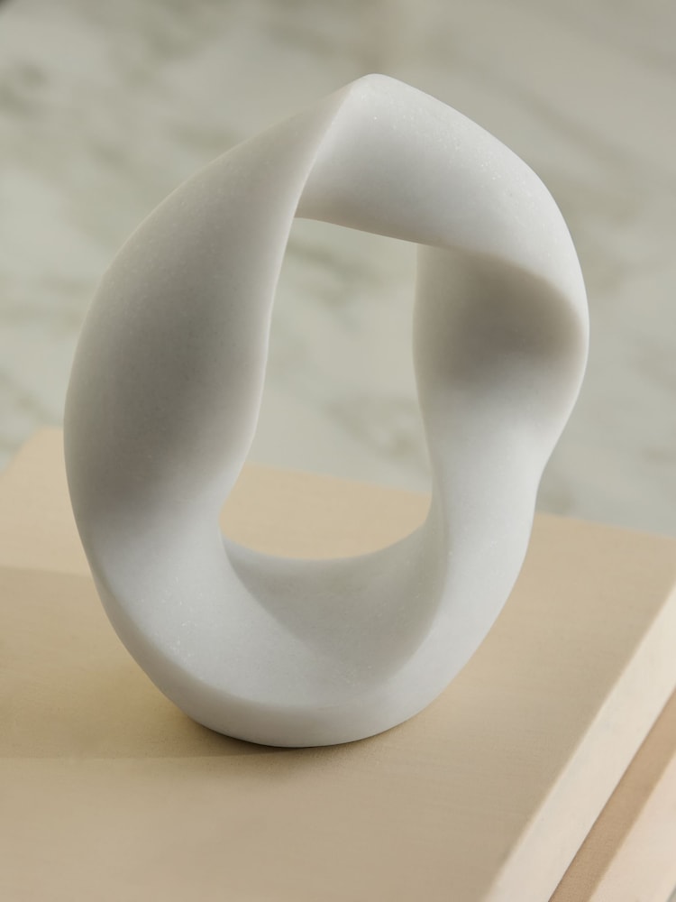 Quartz Finish Twisted Loop Ornament - תמונה 2 מתוך 3 Quartz Finish Twisted Loop Ornament - תמונה 2 מתוך 3