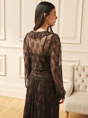 Blouse coordonnée en dentelle à volants et col en V Laura Ashley - Image 3 sur 7