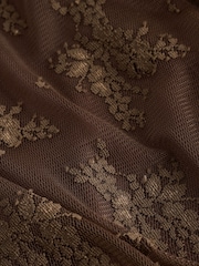 Blouse coordonnée en dentelle à volants et col en V Laura Ashley - Image 7 sur 7