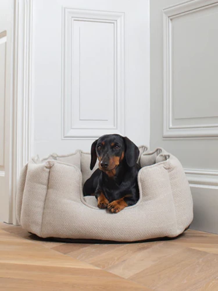 Lords and Labradors Natural High Sided Herringbone Tweed Dog Bed - Image 2 of 6