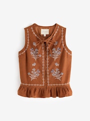 صدرية مطرزة بتفاصيل ربطة عنق من كوردروي من Laura Ashley - Image 6 of 8