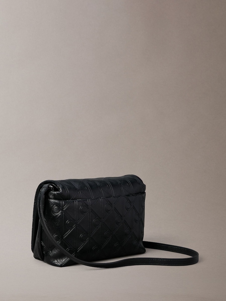 Calvin Klein Puffer Emblem Logo Flap Cross-Body Bag - صورة 2 من 5