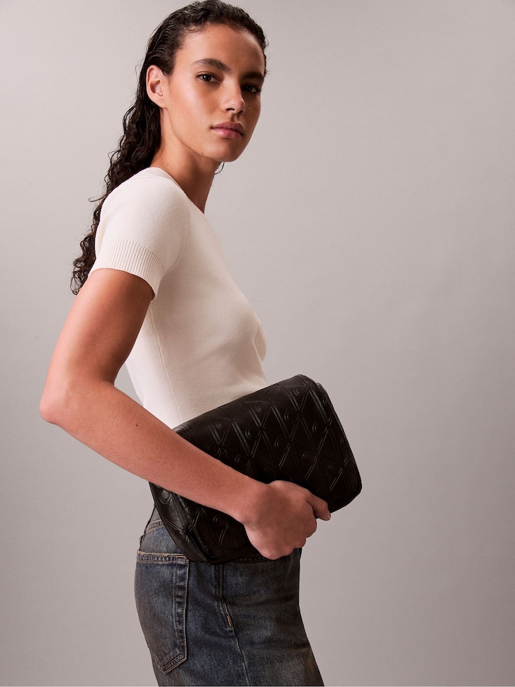 Calvin Klein Puffer Emblem Logo Flap Cross-Body Bag - صورة 5 من 5