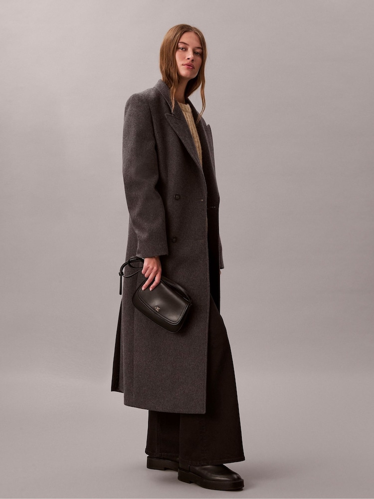 أسود - Calvin Klein Monogram Flap Camera Bag - صورة 5 من 5