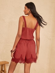 Love & Roses Lace Trim Linen Blend V-Neck Cami - Imagen 4 de 4