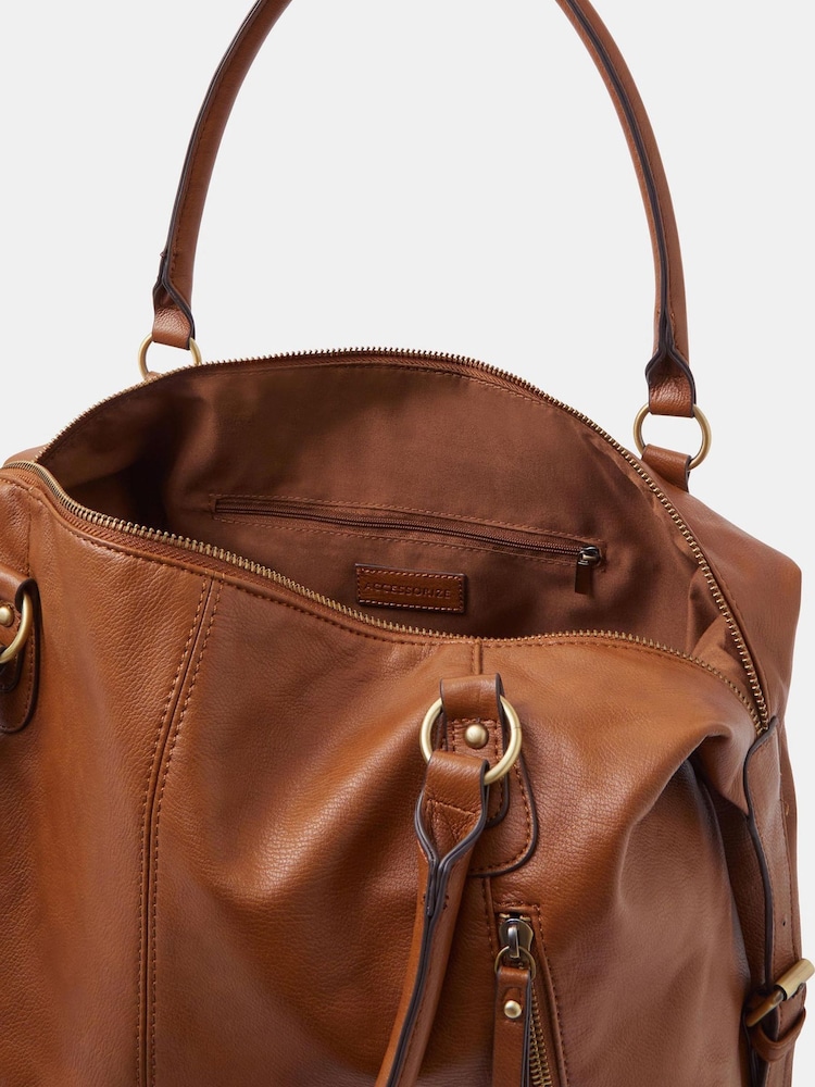 حقيبة كتف بسحّاب أمامي مزدوج من Accessorize - Image 2 of 2 حقيبة كتف بسحّاب أمامي مزدوج من Accessorize - Image 2 of 2