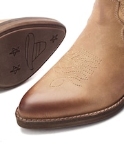 لون طبيعي - بوت كاحل Western مطرز Okuri من Moda in Pelle - صورة 4 من 4