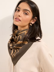 Chocolate Brown Zebra - Friends Like These Printed Multi-way Satin Head Sacrf - תמונה 2 מתוך 5