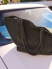 Зеленый - Замшевая сумка-тоут Hush Saffie - Изображение 7 7