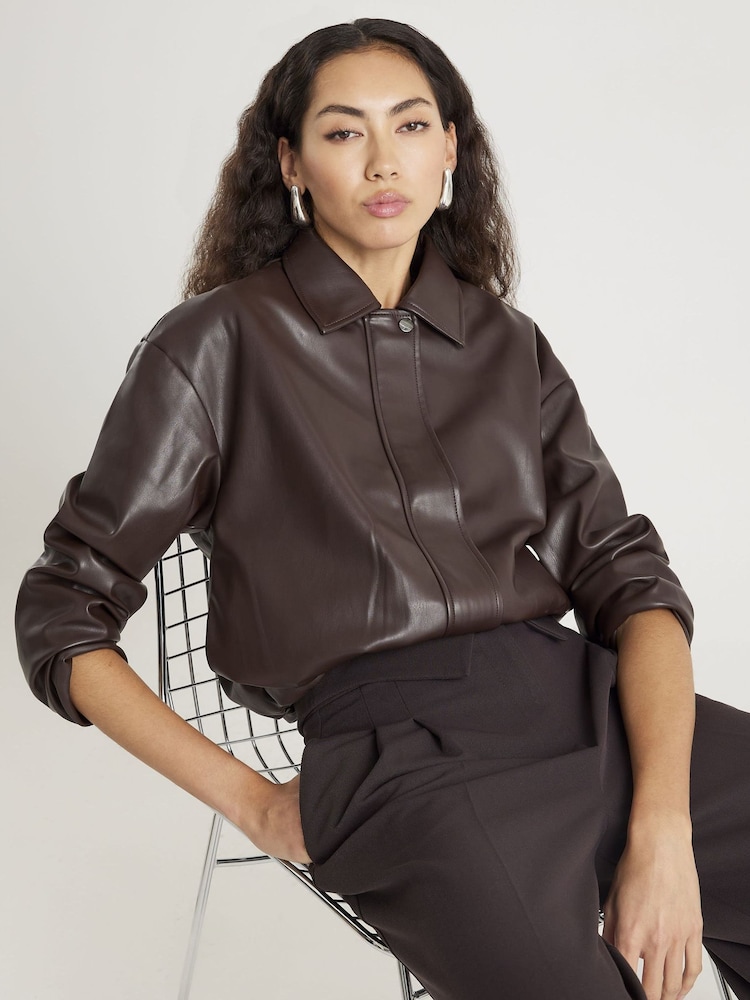 River Island Faux Leather Collared Bomber Jacket - صورة 1 من 4 River Island Faux Leather Collared Bomber Jacket - صورة 1 من 4