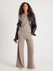 River Island סווטשירט מפנק בעיטור תפר דקורטיבי בשוליים - תמונה 3 מתוך 4