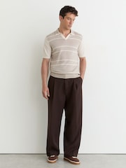 Avena/Blanca - Reiss Miles Suéter polo de punto a rayas de lana merino - Imagen 4 de 6