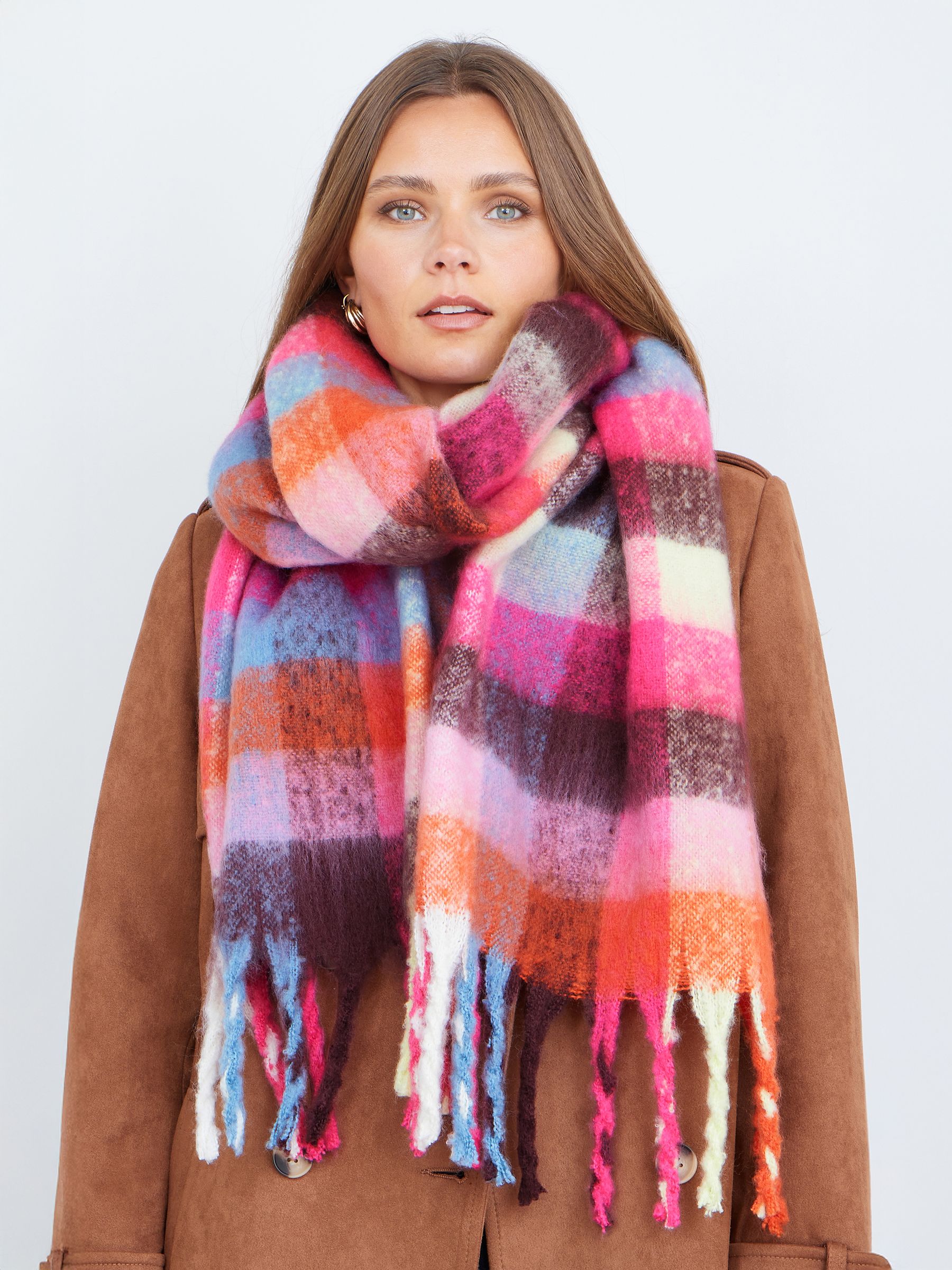 Yumi Women's Multicolor Colour Block Super Fluffy Scarf - Image 6