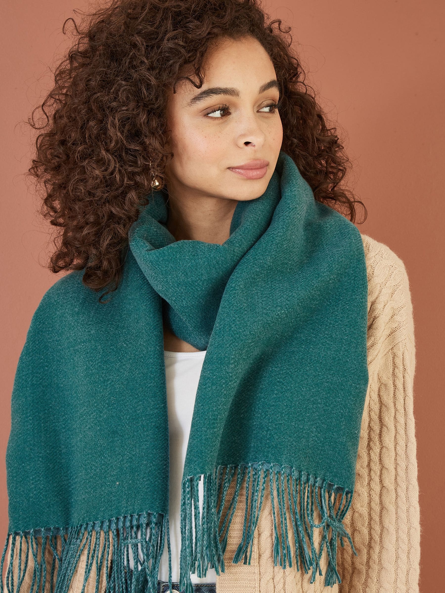 Yumi Women's Blue Two Tone Soft Scarf - Image 5