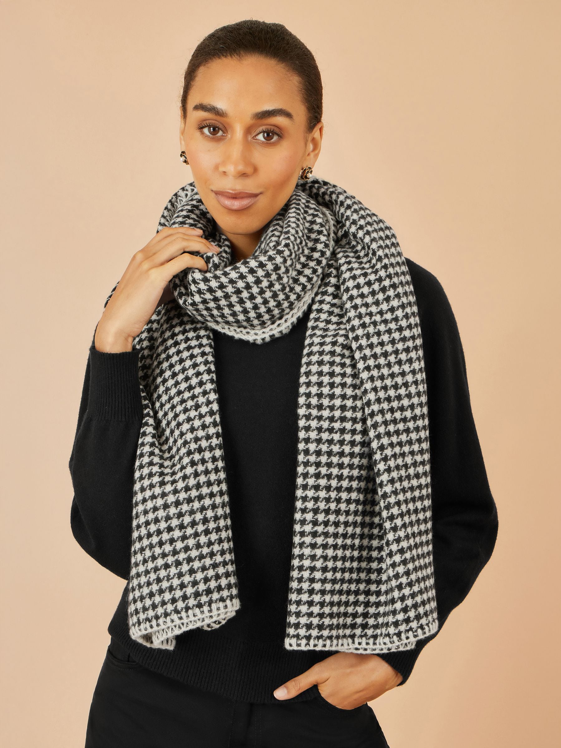 Buy Yumi Black Dog Tooth Scarf With Stitch Detail from the Next UK