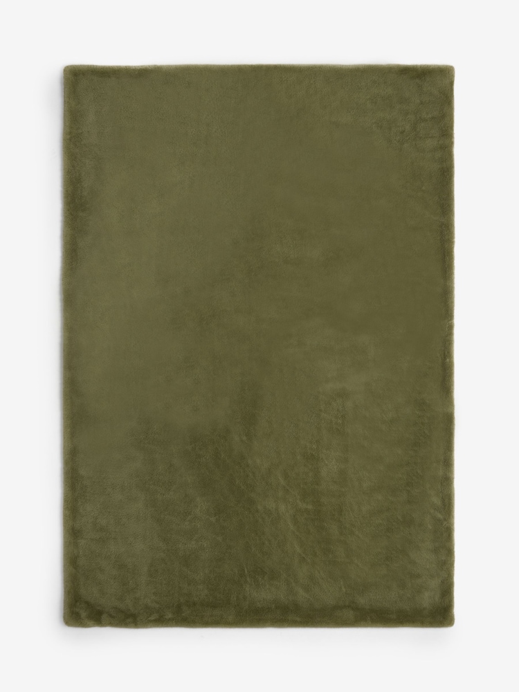Green Plush Faux Fur Throw - Image 2 of 6 Green Plush Faux Fur Throw - Image 2 of 6