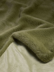 Green Plush Faux Fur Throw - Image 5 of 6