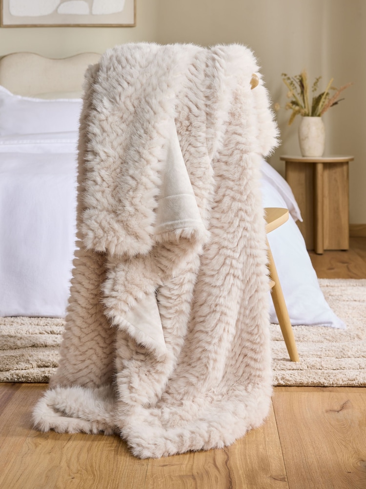Ivory Textured ZigZag Throw - Image 2 of 7 Ivory Textured ZigZag Throw - Image 2 of 7