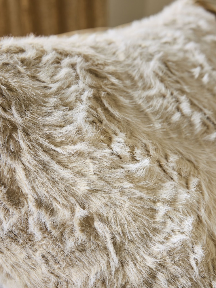 Ivory 59 x 59cm Faux Fur Cosy Swirl Cushion - Image 5 of 5