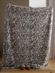 Black/White Dalmatian Fur Throw - Image 4 of 6